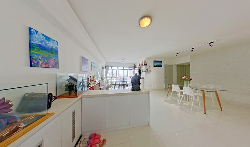 985B Buangkok Crescent HDB Flat For Sale at S$ 708,000 | PropertyGuru Singapore - Living Room