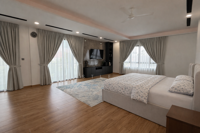 PrestigeHomes - Well renovated 14000sqft Bungalow @ Saraca, , 9 Bedrooms, 14,000 sqft, Bungalow House For Sale, by Kristle Ng, 500056279 - Master Bedroom - PropertyGuru.com.sg