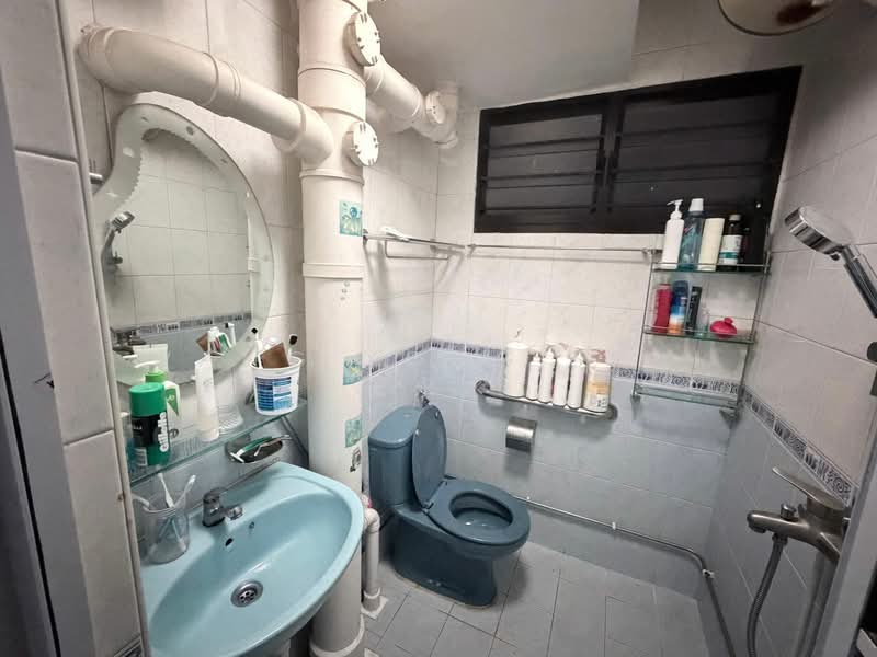 307 Clementi Avenue 4, 307 Clementi Avenue 4, 3 Bedrooms, 990 sqft, HDB Flat For Rent, by WANG YONG SHUI 王永水, 500056318 - Bathroom - PropertyGuru.com.sg