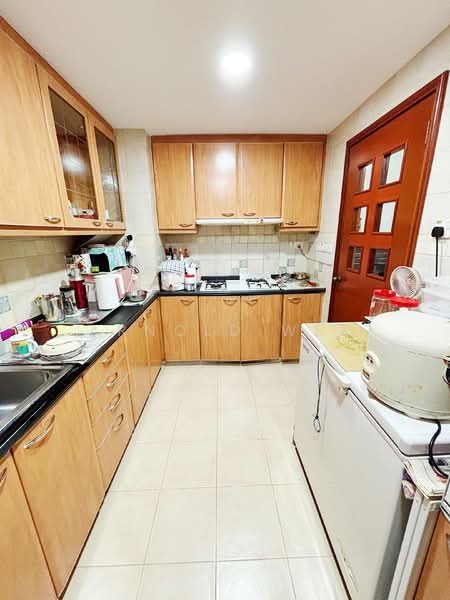 Seletar Springs Condominium Condominium For Sale at S$ 1,738,000 | PropertyGuru Singapore - Kitchen