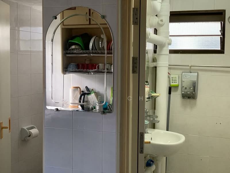 631 Hougang Avenue 8, 631 Hougang Avenue 8, Room Rental, 180 sqft, HDB Flat For Rent, by Eileen Chin, 500056341 - Bathroom - PropertyGuru.com.sg