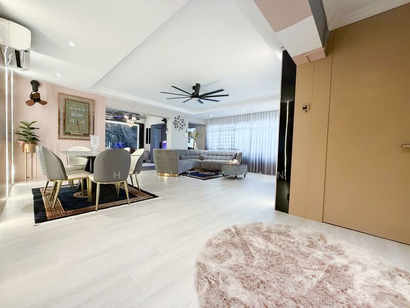 243 Pasir Ris Street 21 HDB Flat For Sale at S$ 1,088,888 | PropertyGuru Singapore - Living Room