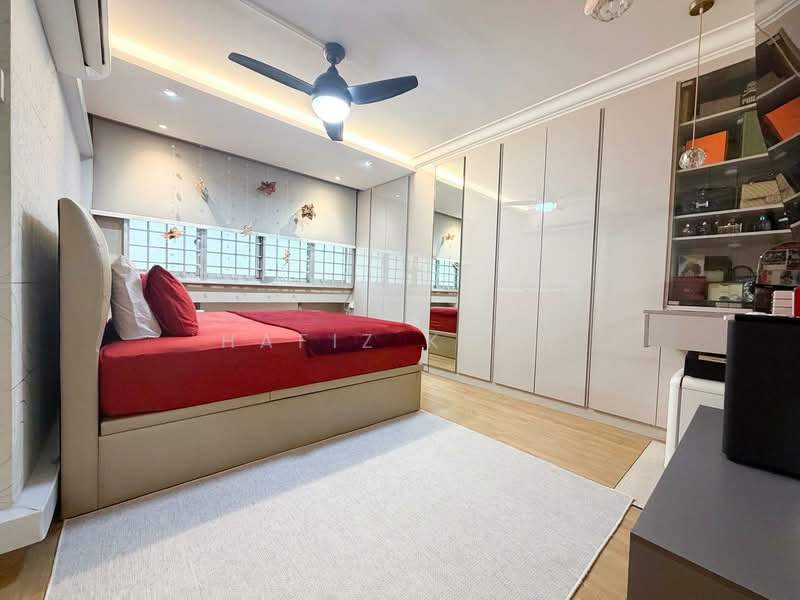 243 Pasir Ris Street 21 HDB Flat For Sale at S$ 1,088,888 | PropertyGuru Singapore - Bedroom