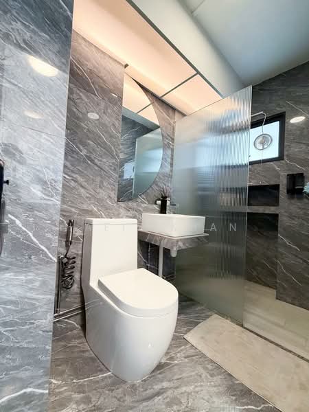 243 Pasir Ris Street 21 HDB Flat For Sale at S$ 1,088,888 | PropertyGuru Singapore - Bathroom