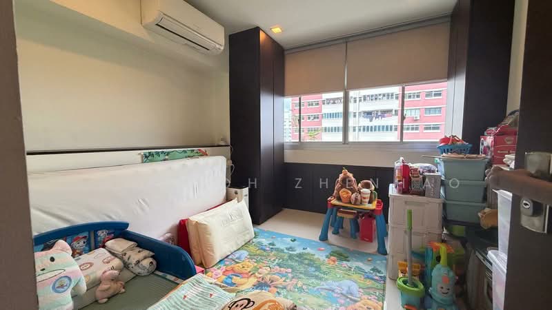 781 Pasir Ris Street 71 HDB Flat For Sale at S$ 1,100,000 | PropertyGuru Singapore - Bedroom