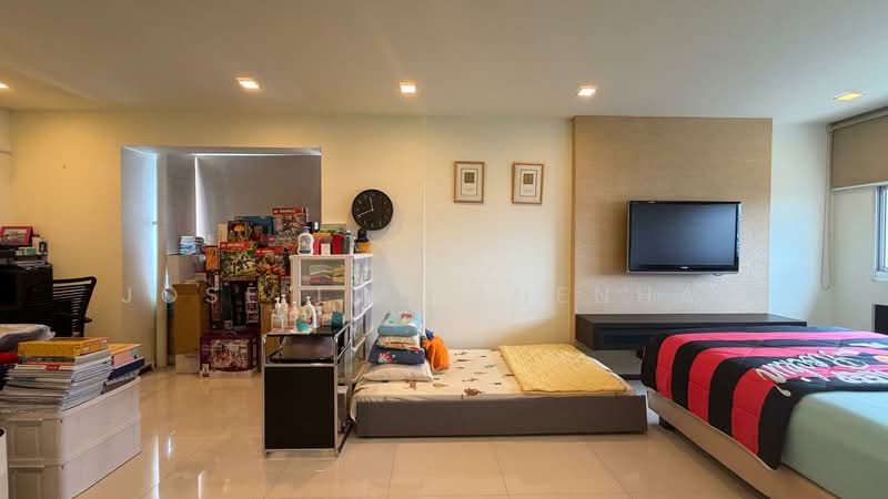 781 Pasir Ris Street 71 HDB Flat For Sale at S$ 1,100,000 | PropertyGuru Singapore - Bedroom