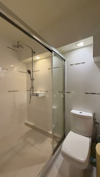 781 Pasir Ris Street 71 HDB Flat For Sale at S$ 1,100,000 | PropertyGuru Singapore - Bathroom
