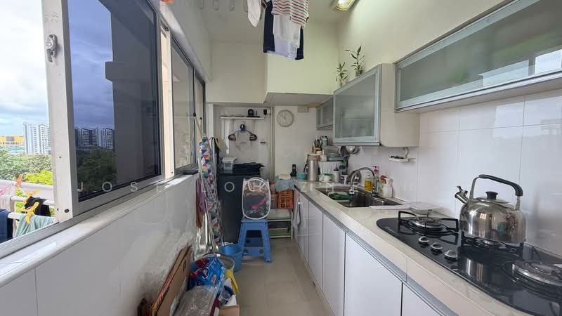 781 Pasir Ris Street 71 HDB Flat For Sale at S$ 1,100,000 | PropertyGuru Singapore - Kitchen