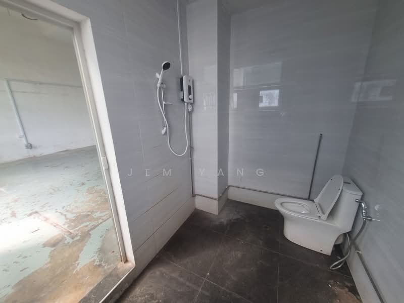 LW Technocentre, 31 Toh Guan Road East, 1,615 sqft, Factory / Workshop (B2) For Sale, by Jem Yang, 500056353 - Bathroom - CommercialGuru.com.sg