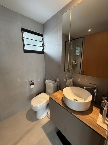 462D Yishun Avenue 6 HDB Flat For Sale at S$ 635,000 | PropertyGuru Singapore - Master Bathroom