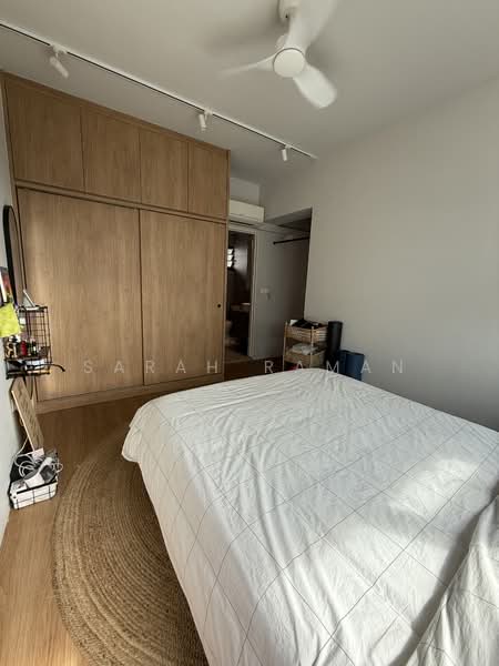 462D Yishun Avenue 6 HDB Flat For Sale at S$ 635,000 | PropertyGuru Singapore - Master Bedroom