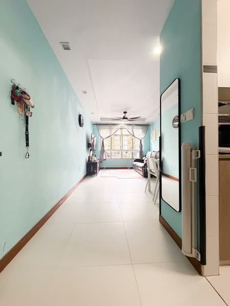 424B Yishun Avenue 11 HDB Flat For Sale at S$ 488,888 | PropertyGuru Singapore - Living Room