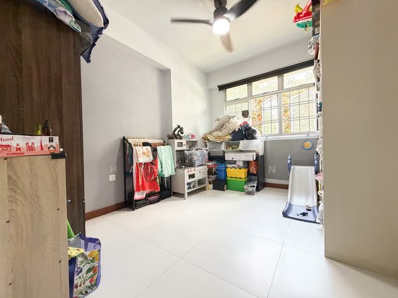 424B Yishun Avenue 11 HDB Flat For Sale at S$ 488,888 | PropertyGuru Singapore - Bedroom