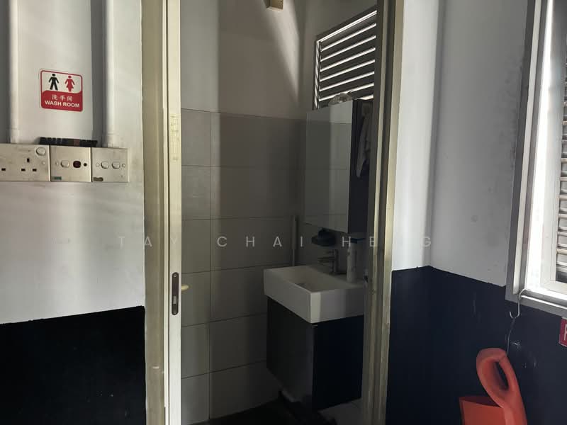 First East Centre, 10 Kaki Bukit Road 2, 4,080 sqft, Factory / Workshop (B2) For Rent, by Tay Chai Heng, 500056365 - Bathroom - CommercialGuru.com.sg