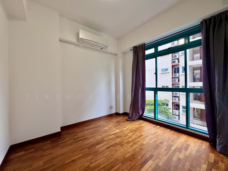 Santa Fe Mansions, 2A Margate Road, 3 Bedrooms, 1,076 sqft, Apartment For Rent, by Terence Tee (郑志翔), 500056366 - Junior Master Bedroom - PropertyGuru.com.sg