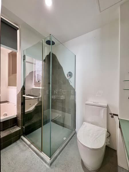 Santa Fe Mansions, 2A Margate Road, 3 Bedrooms, 1,076 sqft, Apartment For Rent, by Terence Tee (郑志翔), 500056366 - Master Bathroom - PropertyGuru.com.sg