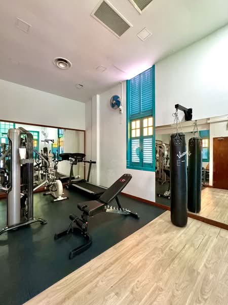 Santa Fe Mansions, 2A Margate Road, 3 Bedrooms, 1,076 sqft, Apartment For Rent, by Terence Tee (郑志翔), 500056366 - Gym - PropertyGuru.com.sg