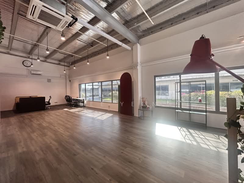 Mega@Woodlands, 39 Woodlands Close, 1,658 sqft, Light Industrial (B1) For Sale, by Lee Yeen, 500056395 - CommercialGuru.com.sg