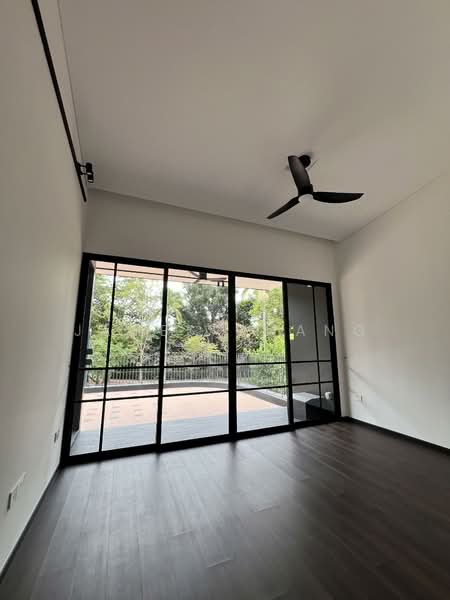 Serangoon Garden Estate, Burghley Drive, 7 Bedrooms, 4,500 sqft, Semi-Detached House For Rent, by James Chang, 500056400 - Balcony - PropertyGuru.com.sg