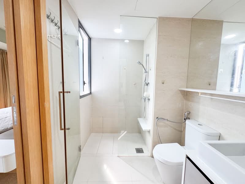 H2O Residences Condominium For Sale at S$ 790,000 | PropertyGuru Singapore - Bathroom