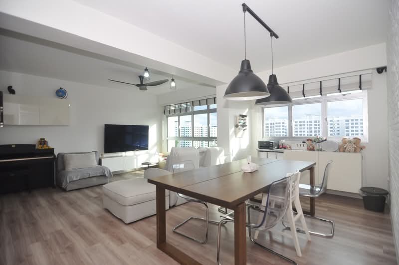 213A Punggol Walk HDB Flat For Sale at S$ 699,000 | PropertyGuru Singapore - Living Room