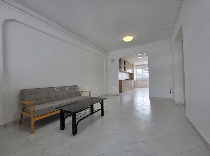 195 Bishan Street 13 HDB Flat For Sale at S$ 580,000 | PropertyGuru Singapore - Living Room