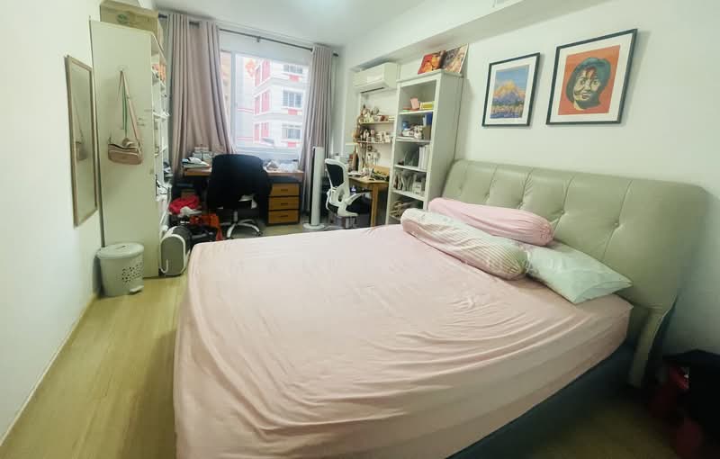 305 Tampines Street 32, 305 Tampines Street 32, 4 Bedrooms, 1,345 sqft, HDB Flat For Sale, by Jomaine Chua, 500056432 - Bedroom - PropertyGuru.com.sg