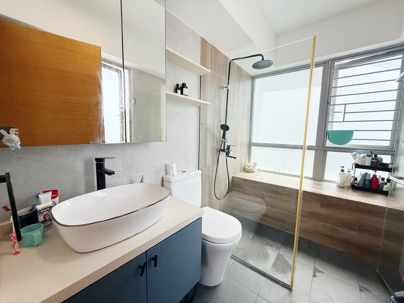 168C Simei Lane HDB Flat For Sale at S$ 949,999 | PropertyGuru Singapore - Bathroom