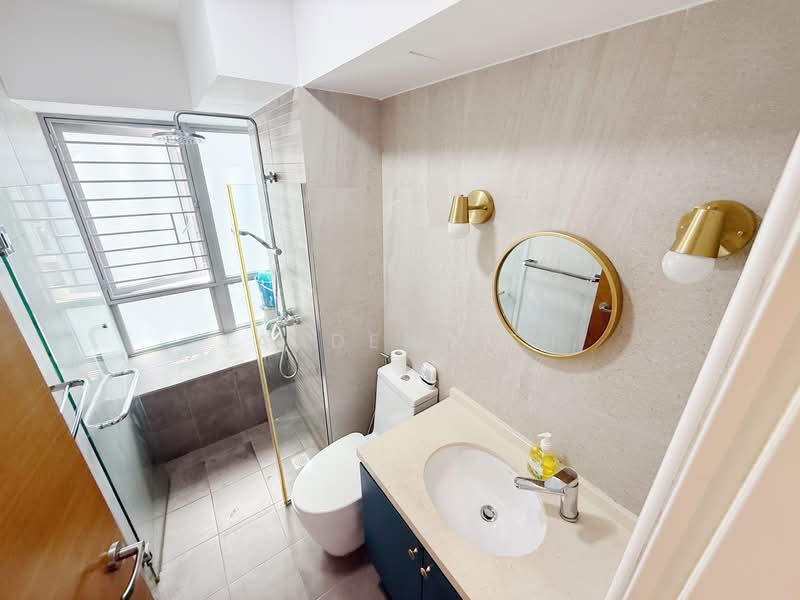 168C Simei Lane HDB Flat For Sale at S$ 949,999 | PropertyGuru Singapore - Bathroom
