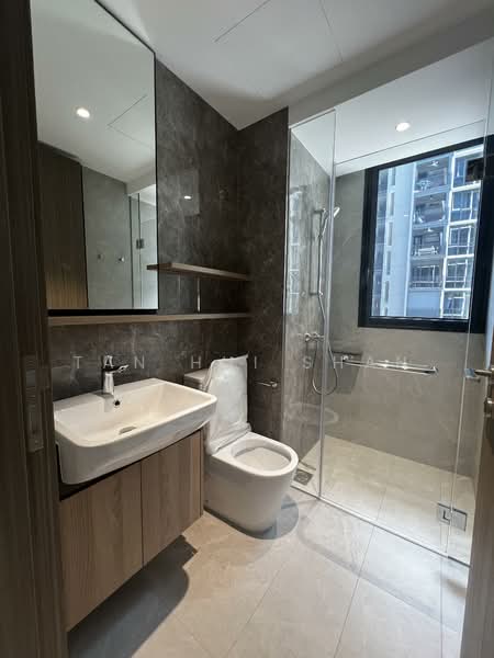 Copen Grand, Tengah Garden Walk, Room Rental, 100 sqft, Executive Condominium For Rent, by Tan Hui Shan, 500056438 - Bathroom - PropertyGuru.com.sg