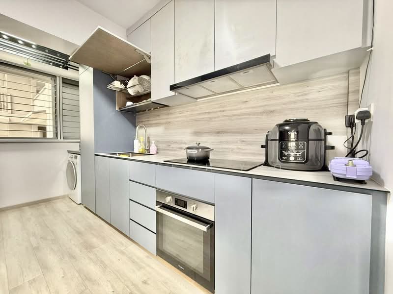 620A Tampines Street 61 HDB Flat For Sale at S$ 778,000 | PropertyGuru Singapore - Kitchen