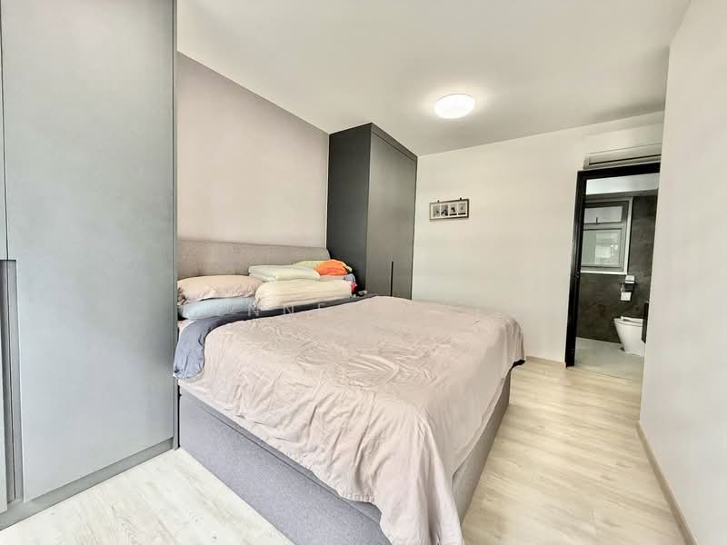 620A Tampines Street 61 HDB Flat For Sale at S$ 778,000 | PropertyGuru Singapore - Master Bedroom