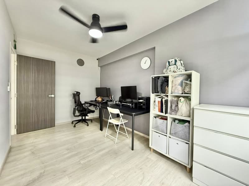 620A Tampines Street 61 HDB Flat For Sale at S$ 778,000 | PropertyGuru Singapore - Study