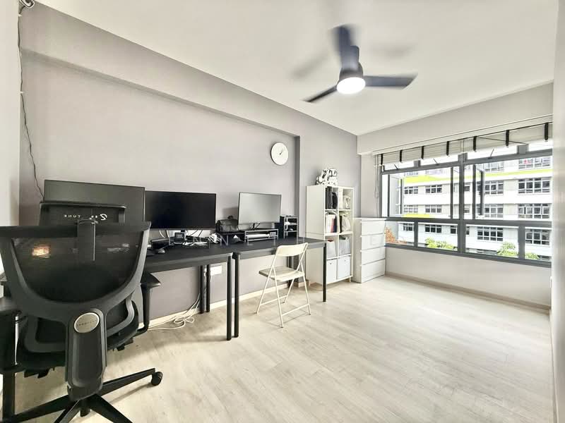 620A Tampines Street 61 HDB Flat For Sale at S$ 778,000 | PropertyGuru Singapore - Study