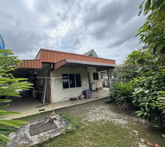 berwick drive Detached House For Sale at S$ 11,500,000 | PropertyGuru Singapore - Exterior