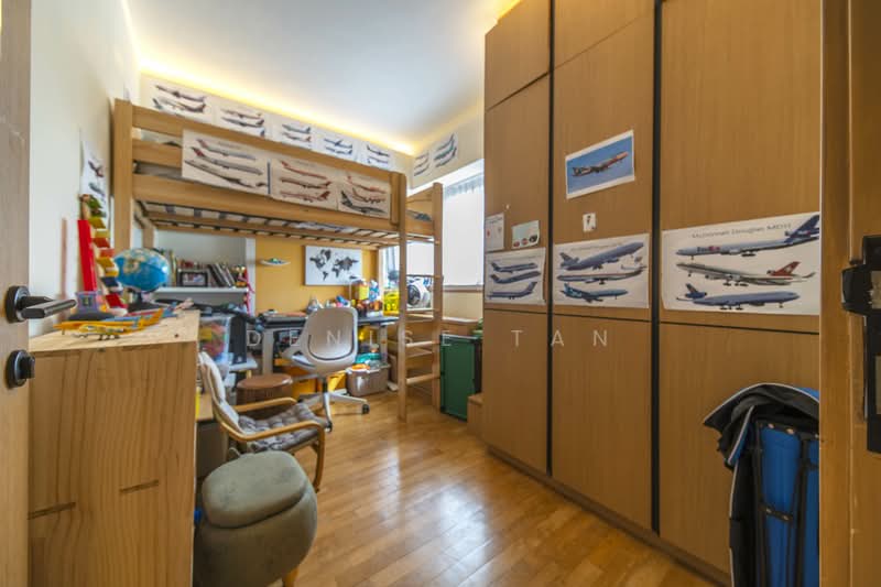 Le Crescendo Condominium For Sale at S$ 2,550,000 | PropertyGuru Singapore - Bedroom