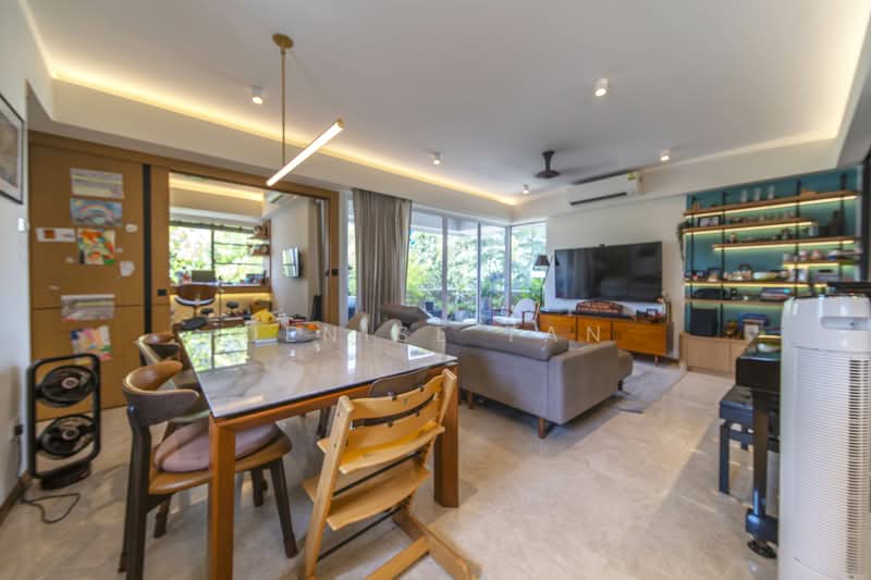 Le Crescendo Condominium For Sale at S$ 2,550,000 | PropertyGuru Singapore - Living Room