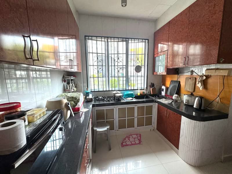 Freehold Semi-Detached ✧ 1 km to CHIJ St Nicholas Semi-Detached House For Sale at S$ 6,200,000 | PropertyGuru Singapore - Kitchen