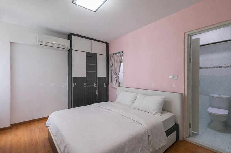 386 Bukit Batok West Avenue 5 HDB Flat For Sale at S$ 558,888 | PropertyGuru Singapore - Bedroom