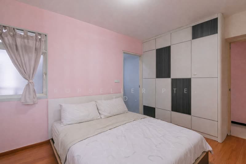 386 Bukit Batok West Avenue 5 HDB Flat For Sale at S$ 558,888 | PropertyGuru Singapore - Bedroom