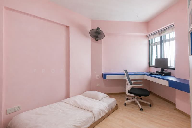 386 Bukit Batok West Avenue 5 HDB Flat For Sale at S$ 558,888 | PropertyGuru Singapore - Bedroom