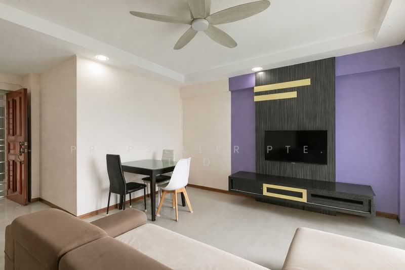 386 Bukit Batok West Avenue 5 HDB Flat For Sale at S$ 558,888 | PropertyGuru Singapore - Living Room