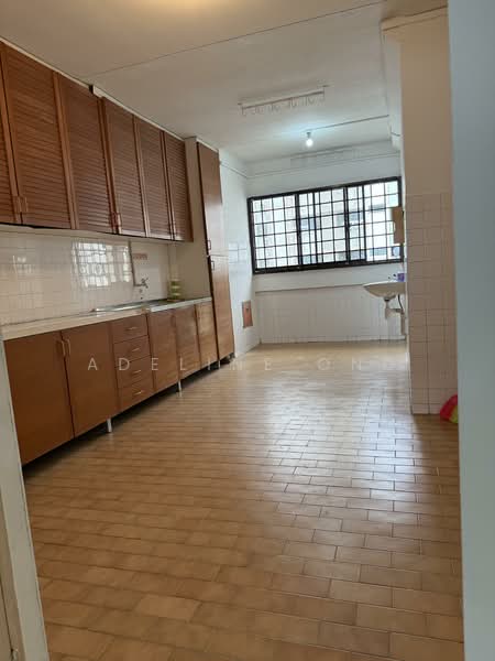 817 Tampines Street 81 HDB Flat For Sale at S$ 500,000 | PropertyGuru Singapore - Kitchen