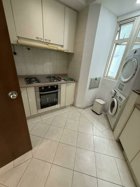 Burlington Square, 175 Bencoolen Street, 2 Bedrooms, 861 sqft, Apartment For Rent, by Anthea Yeo 杨丽娇, 500056540 - Kitchen - PropertyGuru.com.sg