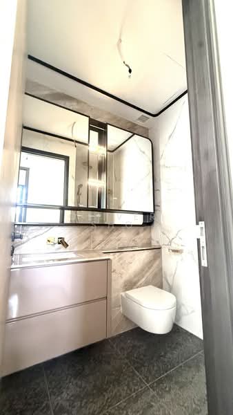 Perfect Ten Condominium For Sale at S$ 2,399,999 | PropertyGuru Singapore - Bathroom