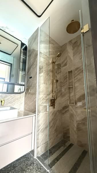 Perfect Ten Condominium For Sale at S$ 2,399,999 | PropertyGuru Singapore - Bathroom