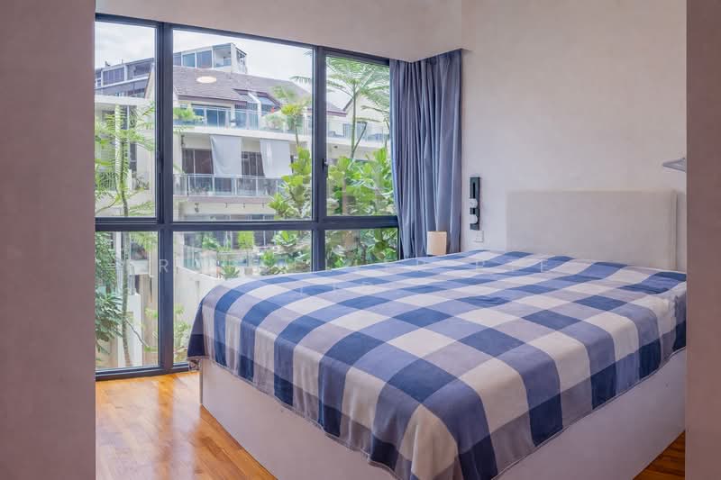 Palm Isles Condominium For Sale at S$ 960,000 | PropertyGuru Singapore - Bedroom