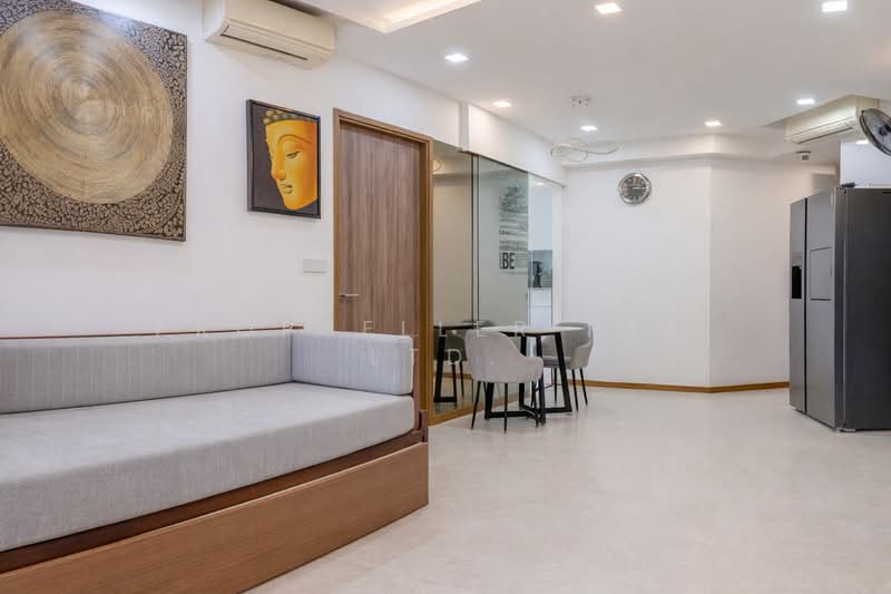 Palm Isles Condominium For Sale at S$ 960,000 | PropertyGuru Singapore - Living Room