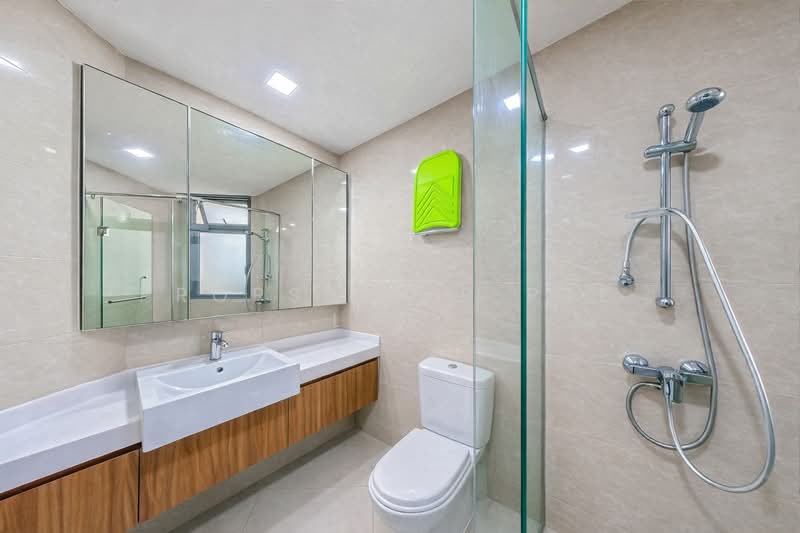 Palm Isles Condominium For Sale at S$ 960,000 | PropertyGuru Singapore - Bathroom