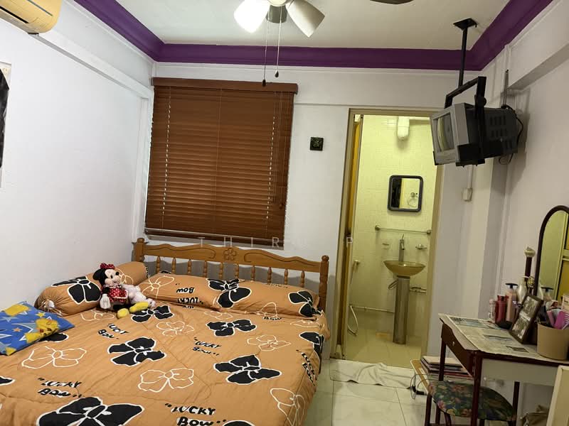 418 Jurong West Street 42 HDB Flat For Sale at S$ 425,000 | PropertyGuru Singapore - Bedroom